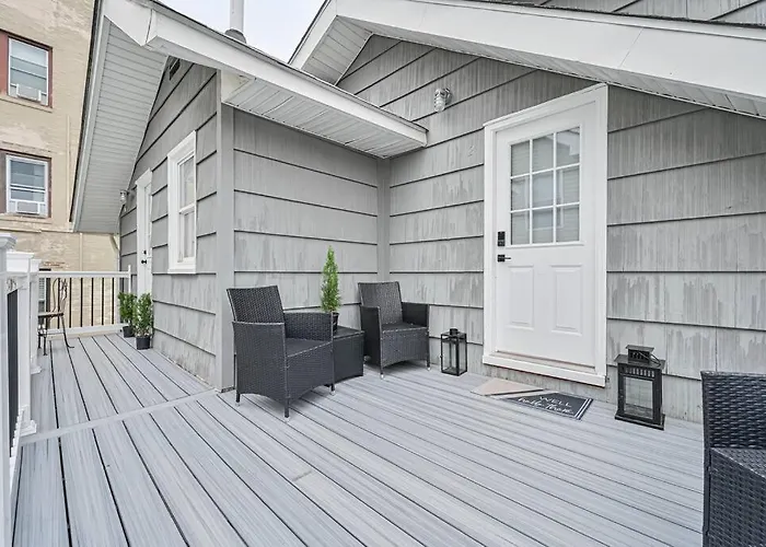 Special Beach Cottage With Deck