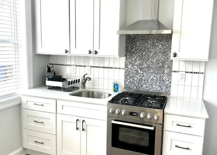 7 Mins Walk To Beach And Boardwalk, Ac, Free Parking